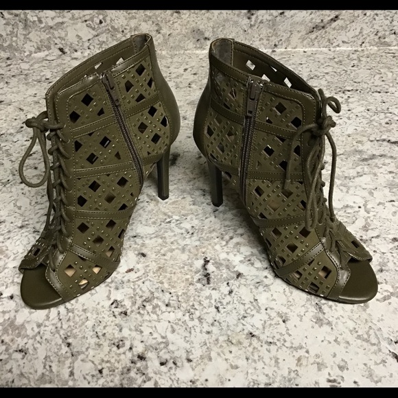 Gianni Bini Paulah Cutout Booties (NWOT) - Picture 3 of 6